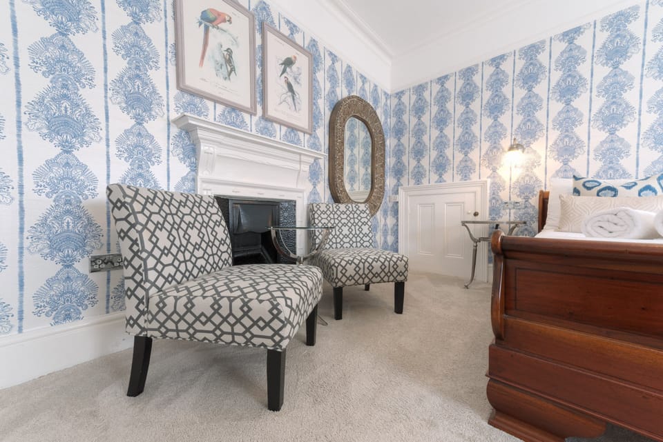Executive King Room with Bath and Shower | Premium bedding, individually decorated, individually furnished