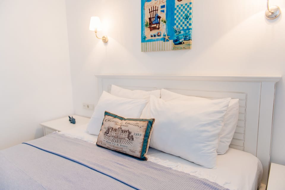 Triple Room | Premium bedding, minibar, in-room safe, desk