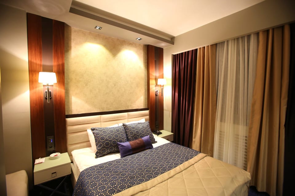 Minibar, in-room safe, iron/ironing board, free WiFi