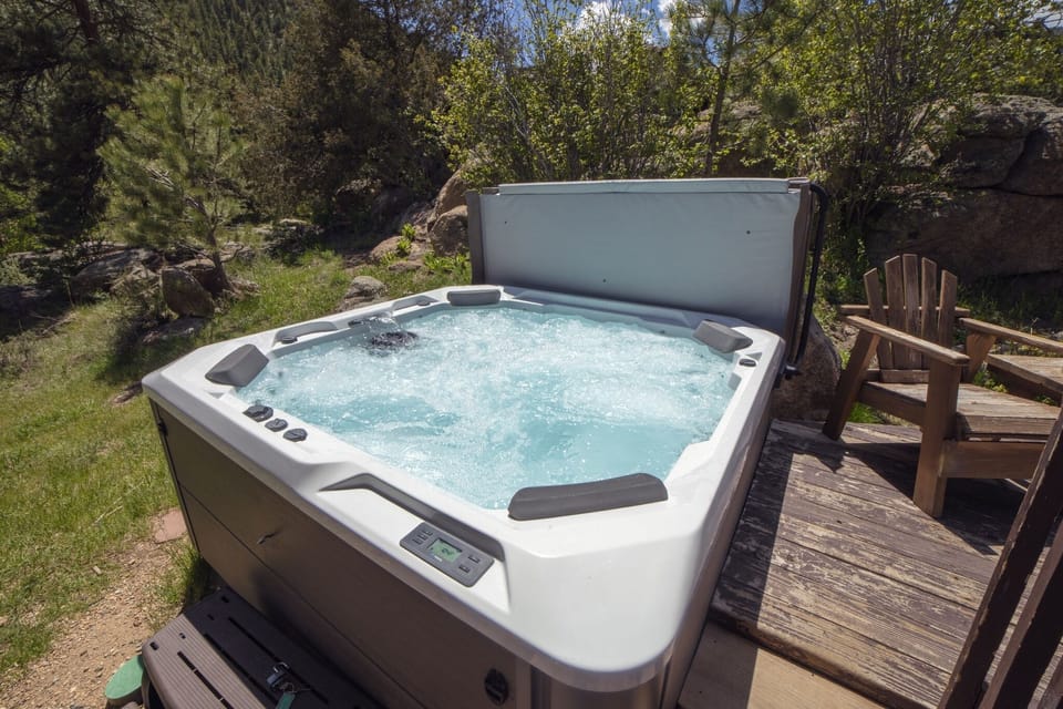 Cabin, 2 Bedrooms | Outdoor spa tub