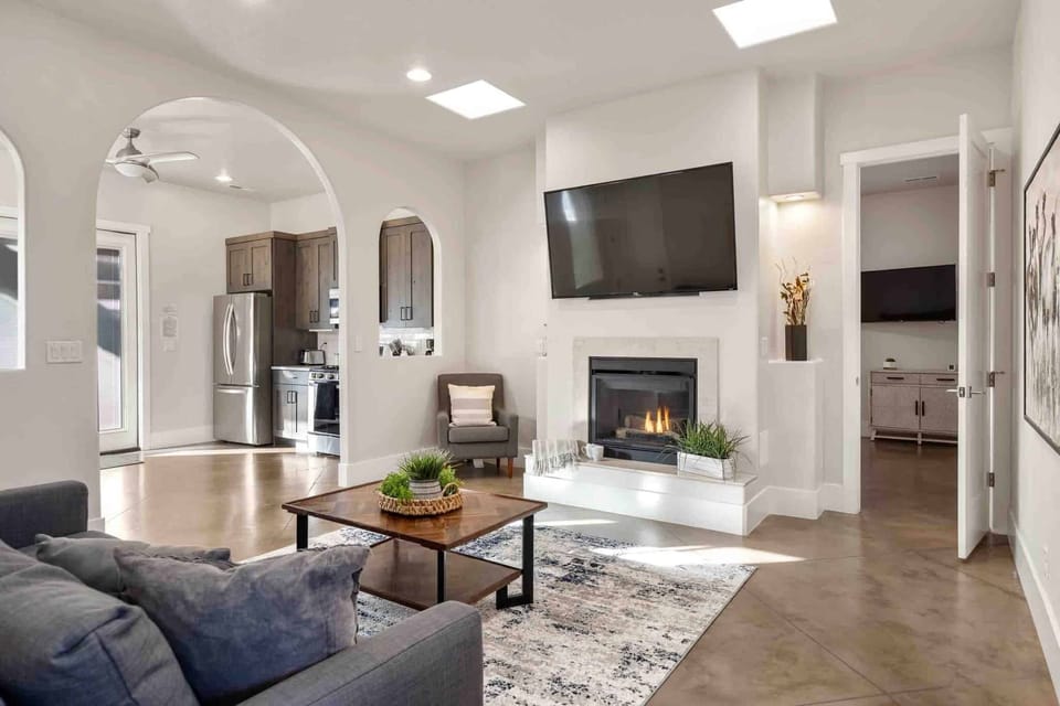 House, Multiple Bedrooms | Living area | Smart TV