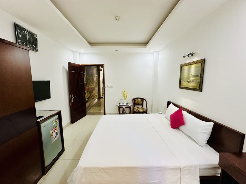 Standard Double Room | Premium bedding, pillowtop beds, minibar, in-room safe