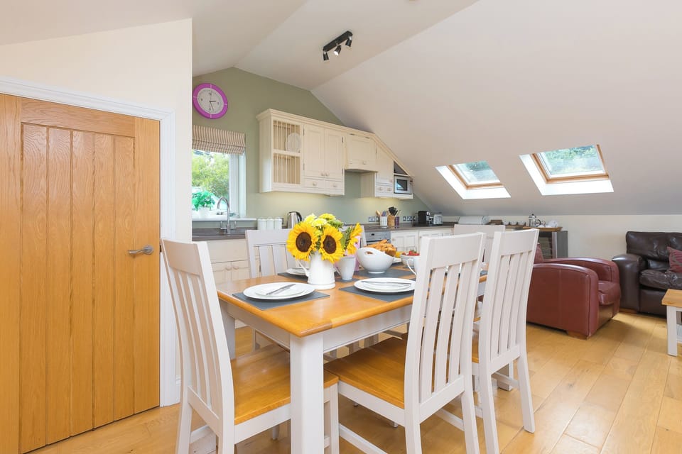 Fridge, dishwasher, electric kettle, toaster