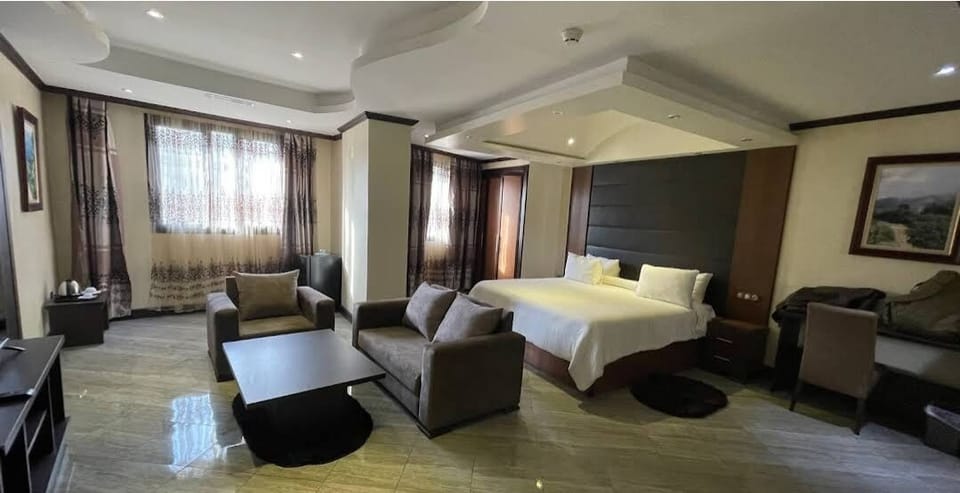 Standard Suite | In-room safe, WiFi (free)
