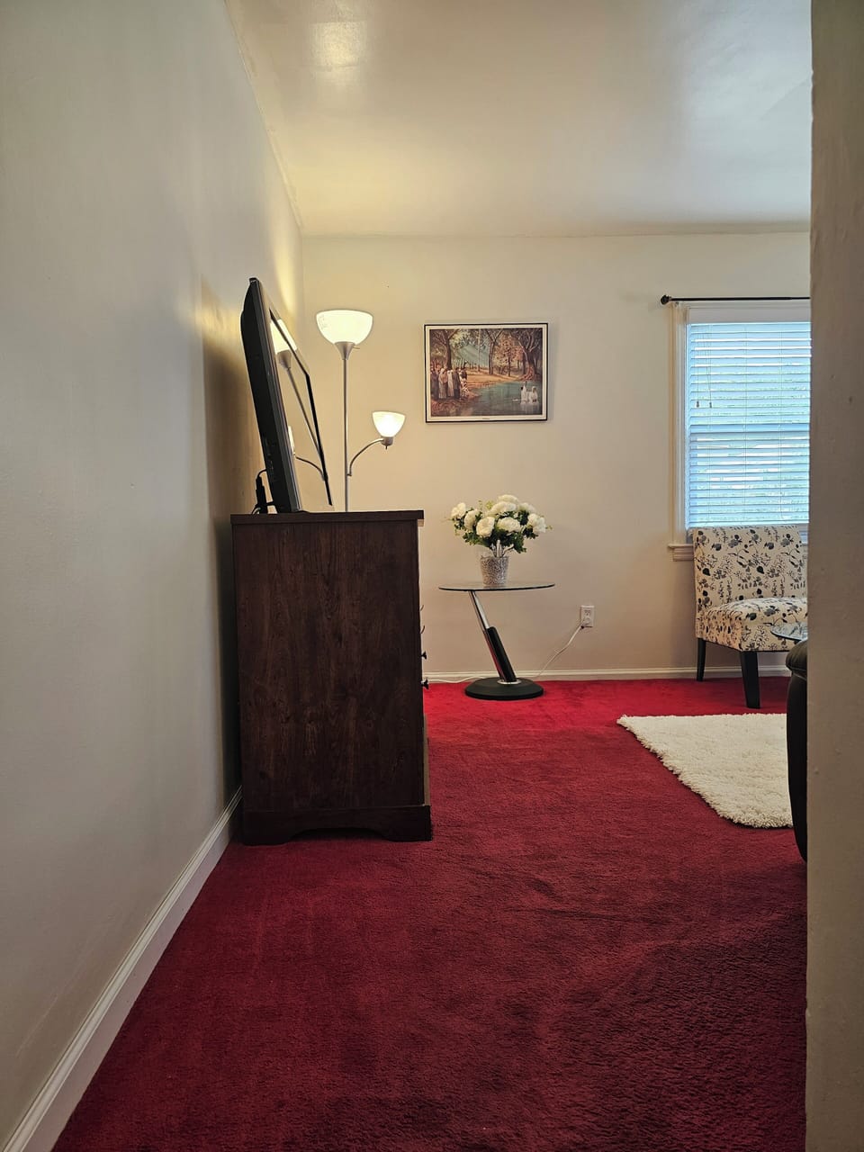 Entrance to living room 