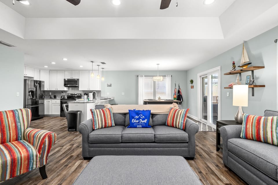 House, Multiple Beds, Patio, Garden View | Living area | 40-inch TV with digital channels