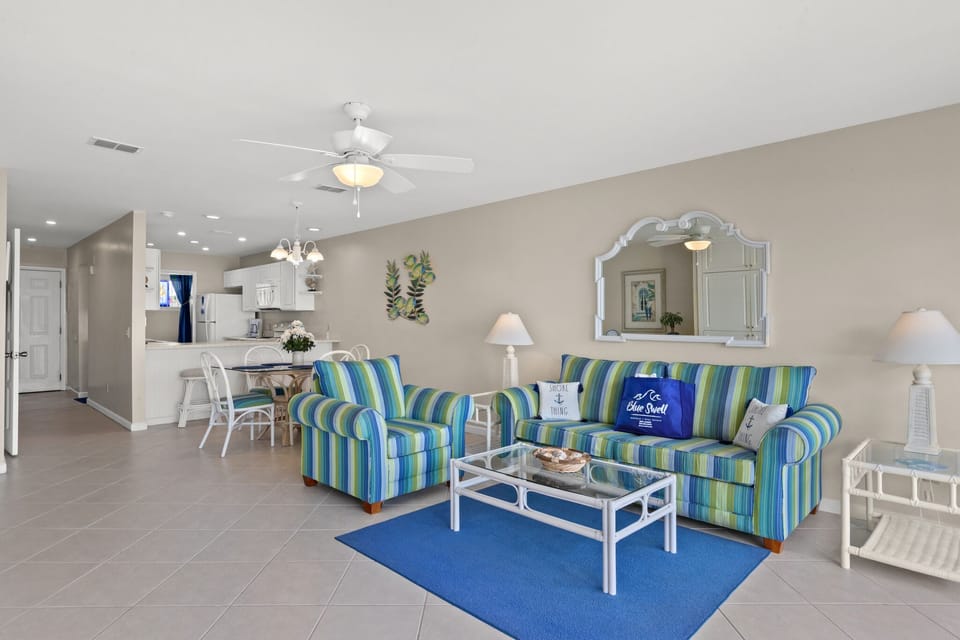 Townhome, Multiple Beds, Balcony, Ocean View | Living area | 40-inch TV with digital channels