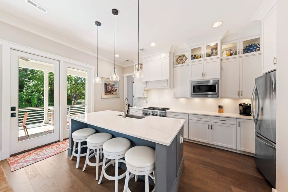Fully Equipped Chef's Kitchen!