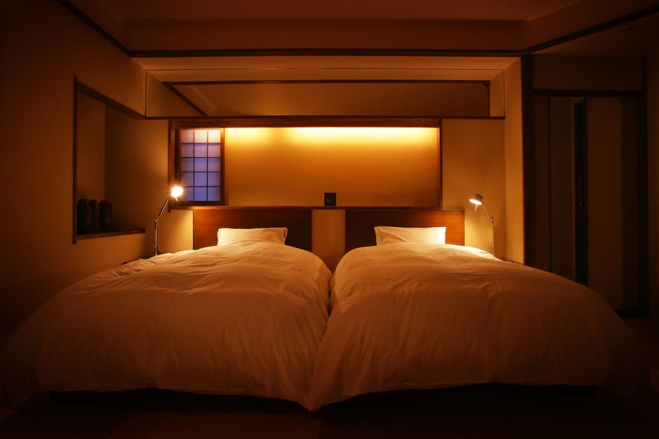 Down comforters, in-room safe, desk, soundproofing