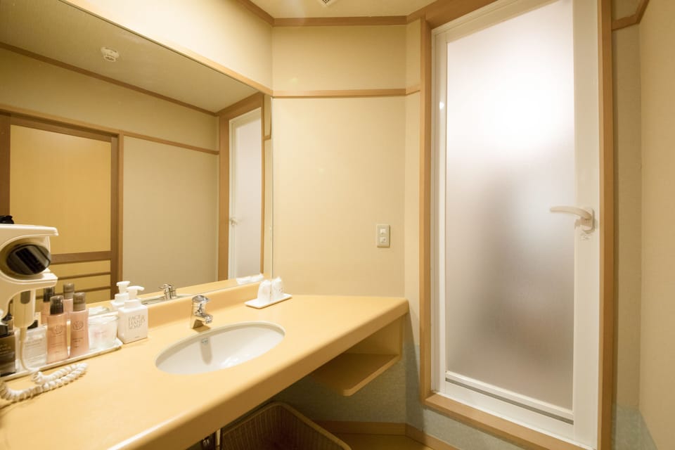 Japanese Room with Hori-gotatsu, Non Smoking | In-room safe, bed sheets