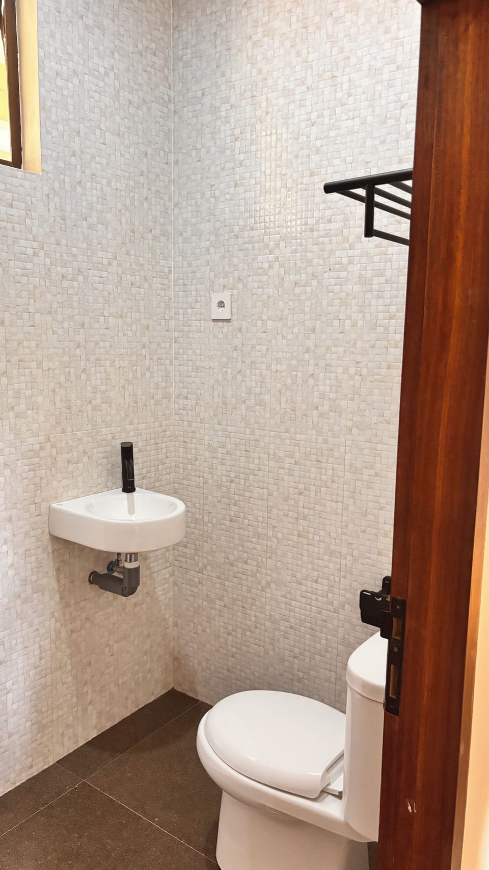 Superior Double Room | Bathroom | Shower, towels