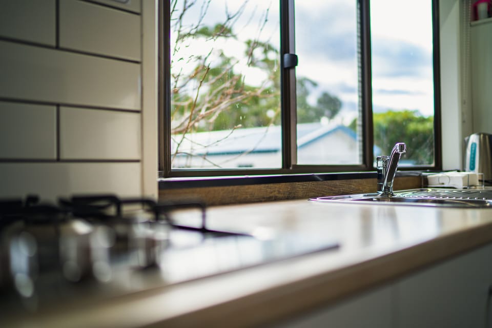 Family Budget Cabin (Sleeps 4) | Private kitchen | Shared fridge, microwave