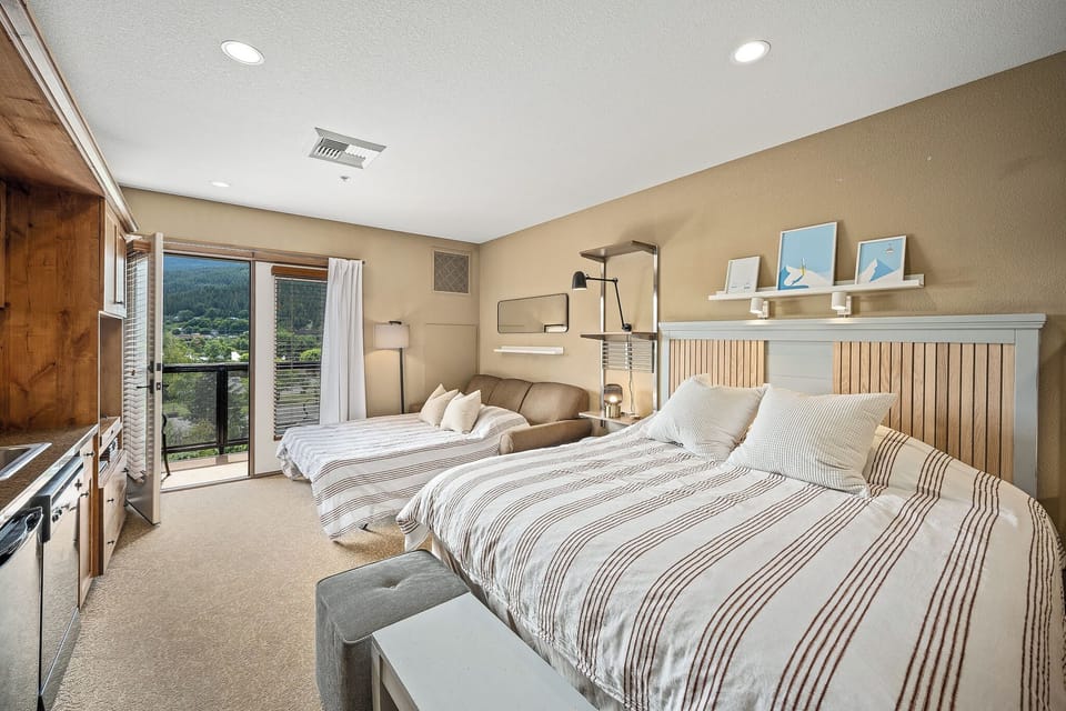 Studio | King Bed | Queen Sleeper Sofa | Linens Provided | Board Games | TV