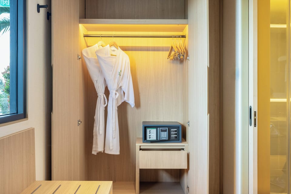 Room amenity