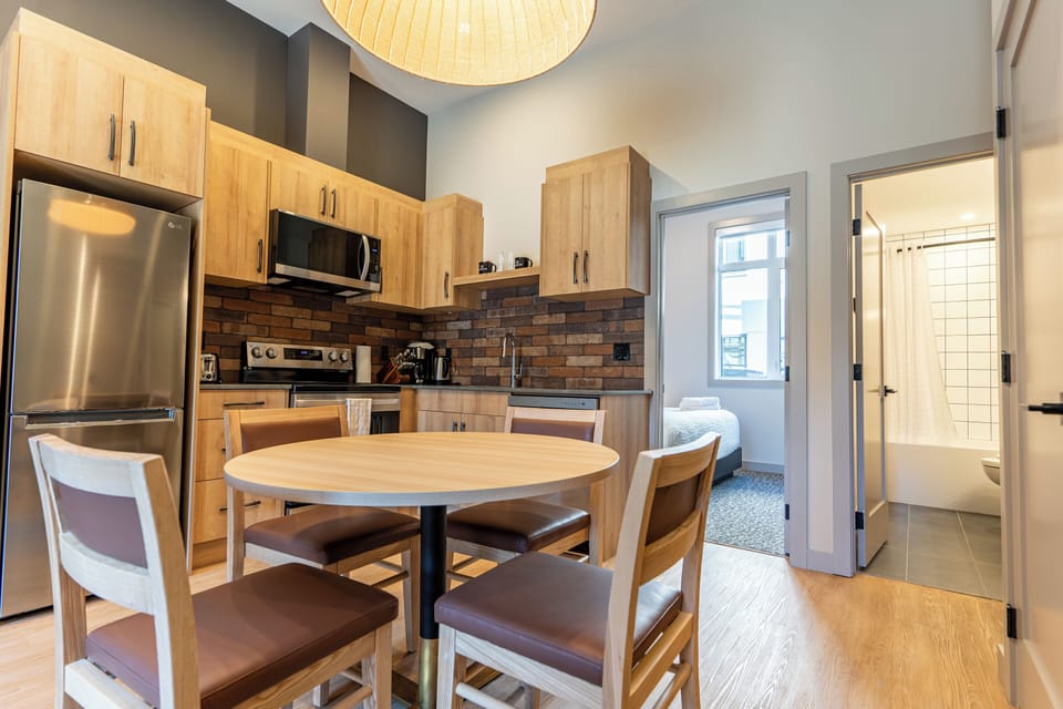 Superior One Bedroom Suite | Private kitchen | Coffee/tea maker, microwave, oven, stovetop