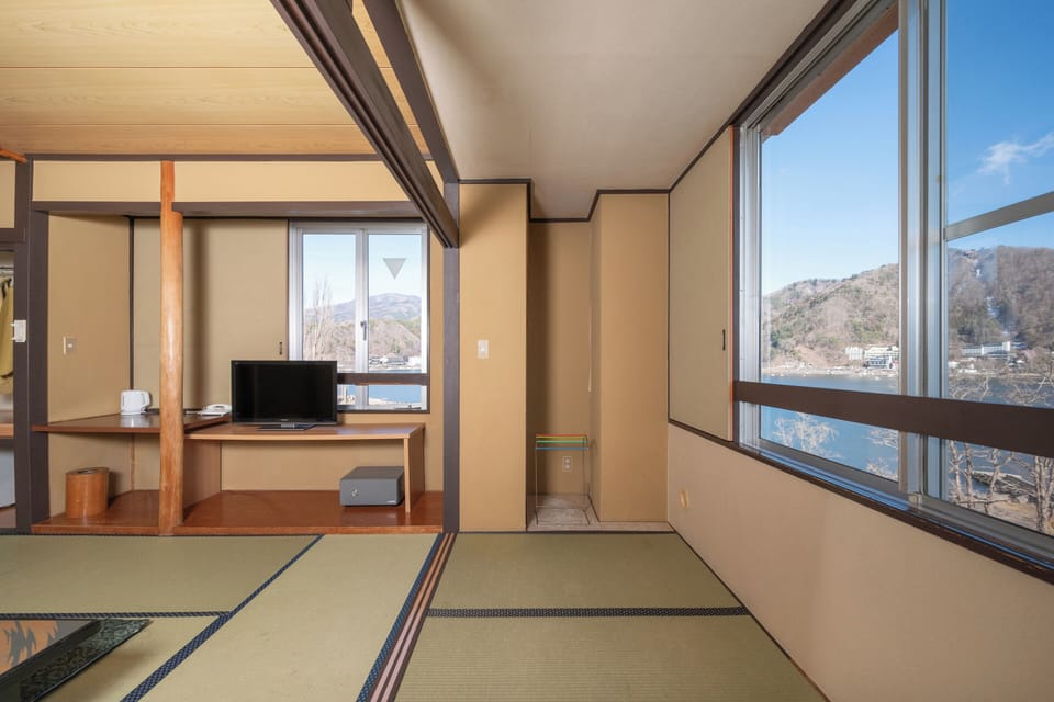 Japanese-Style Twin Room, Non Smoking | Blackout drapes, free WiFi, bed sheets