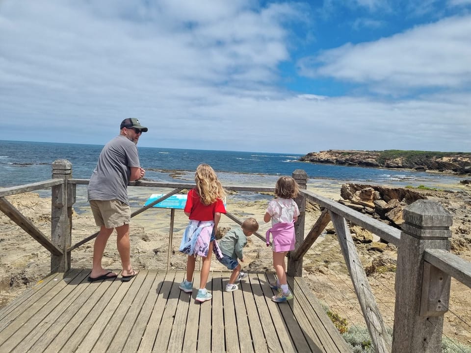 Surfside Holiday Park Campground/ 
RV Resort in Warrnambool