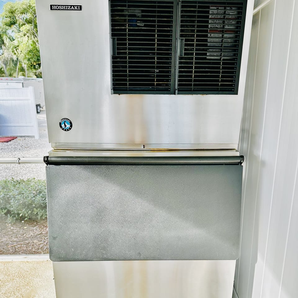 550lb Restaurant-grade ice machine.