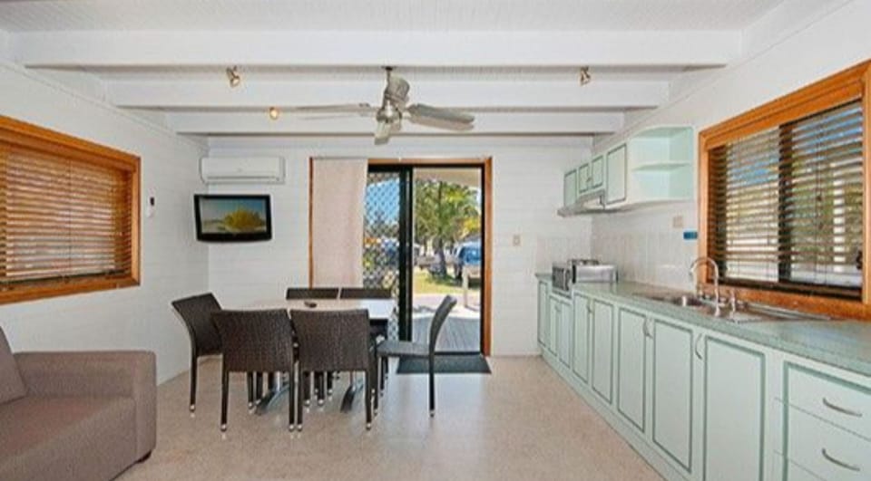 Fridge, microwave, coffee/tea maker, toaster