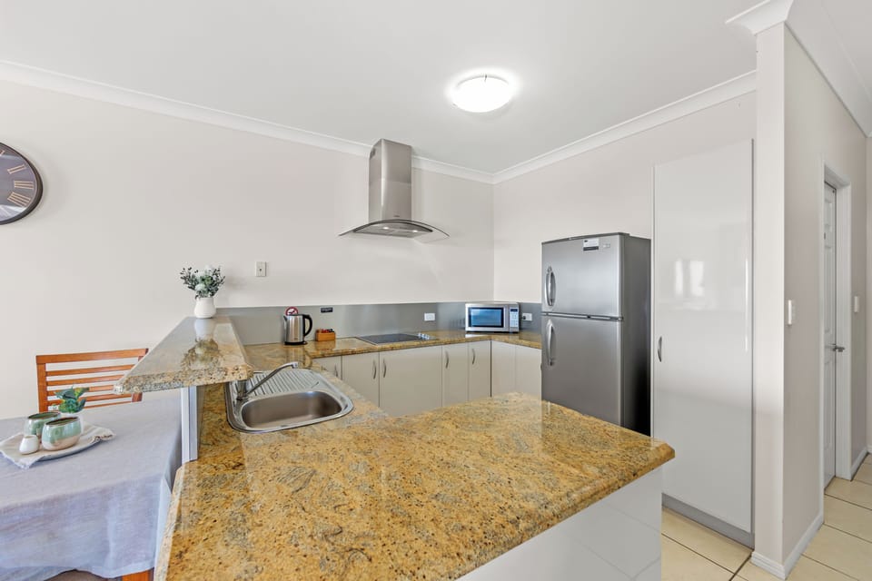 Standard Apartment, 1 Bedroom, Non Smoking, Kitchen (Ocean Studio Apartment) | Private kitchen | Full-size fridge, microwave, stovetop, dishwasher