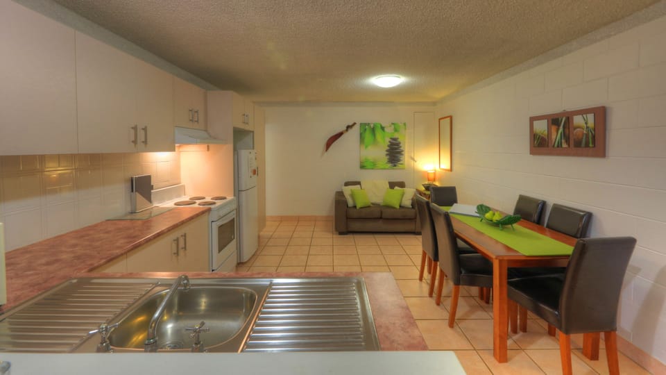 Apartment, 1 Bedroom, Patio, Mountain View | Private kitchen | Espresso maker, coffee/tea maker, full-size fridge, oven