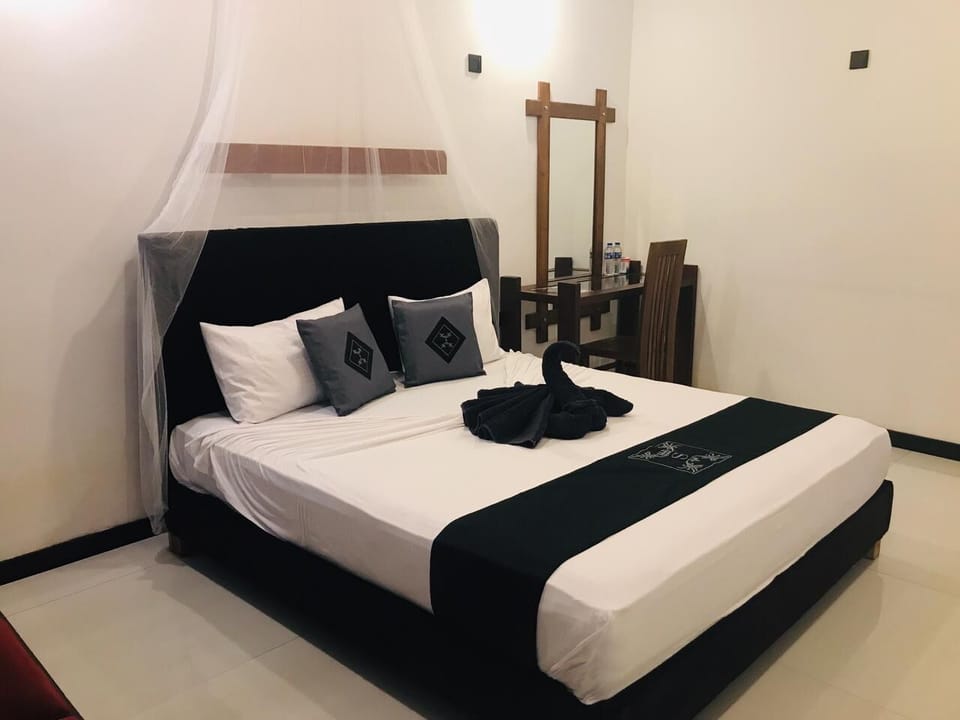 Deluxe Villa, 1 Queen Bed | 1 bedroom, desk, soundproofing, free WiFi