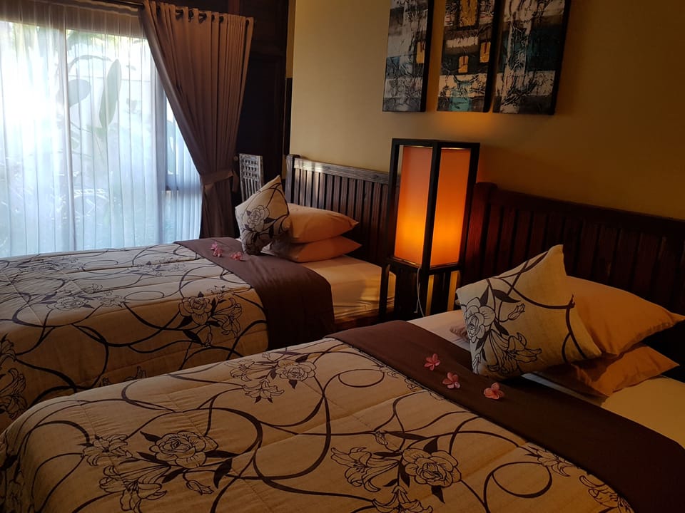Suite, 1 Bedroom | Minibar, desk, rollaway beds (surcharge), bed sheets