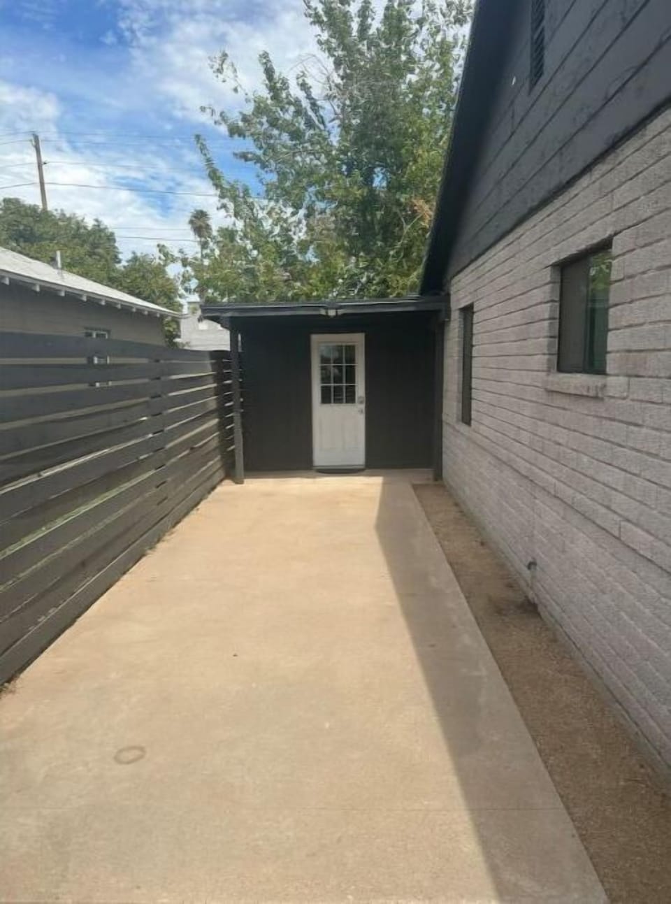 View from rv gate and where to enter casita. Main house is to the right.
