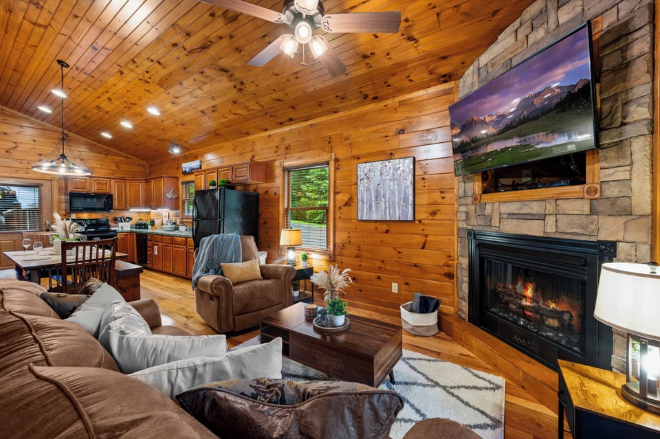 Open-concept cabin allows you to easily converse with anyone in the kitchen!