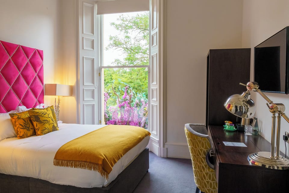 Standard Double Room, 1 King Bed, Park View | Premium bedding, pillowtop beds, individually decorated