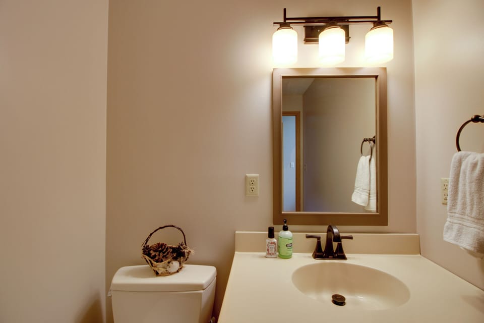 Half Bathroom | Towels Provided | Complimentary Toiletries