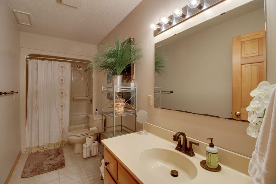 Bathroom | Towels Provided | Complimentary Toiletries