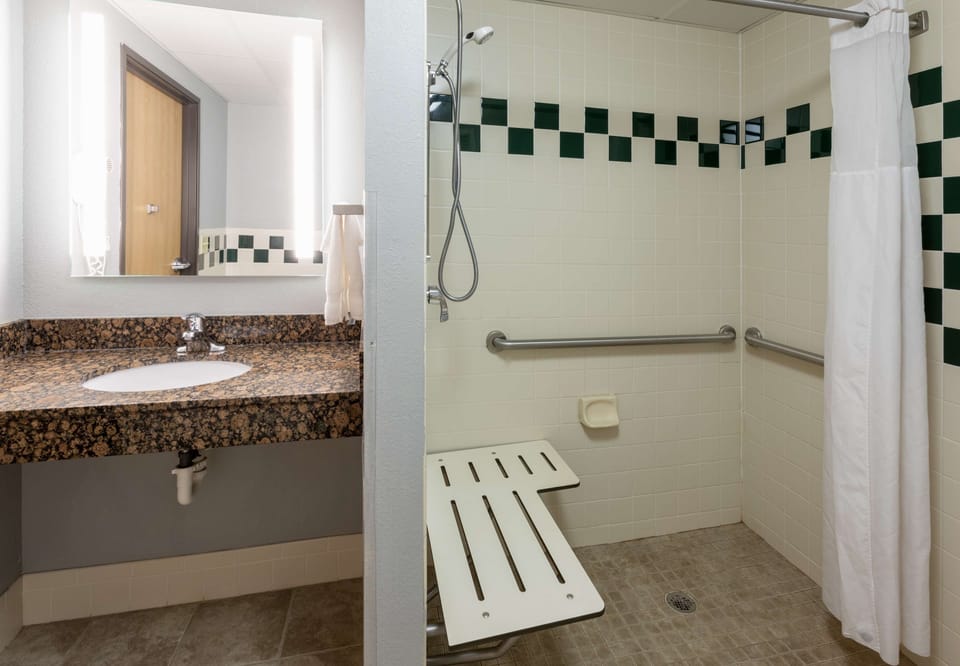 Black Beach Inn by GrandStay Hotel in Minnesota
