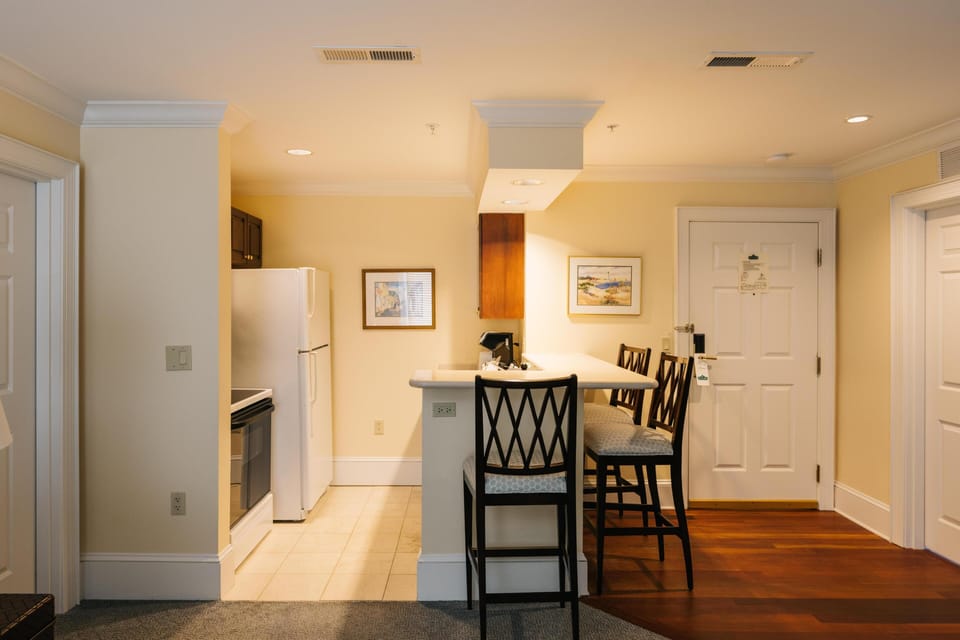 Fridge, coffee/tea maker, highchair