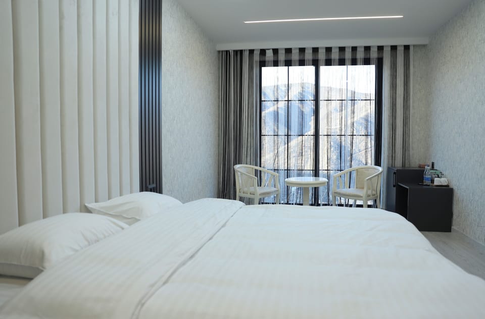 Panoramic Room, Mountain View, Poolside | Individually furnished, soundproofing, free WiFi