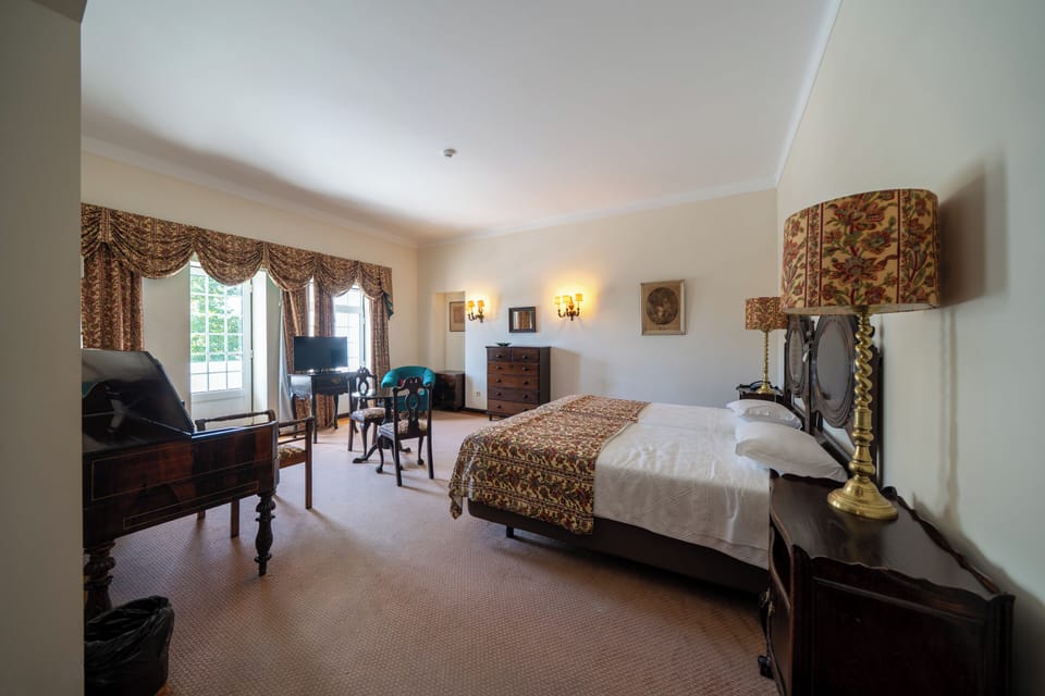 Superior Twin Room | Minibar, in-room safe, soundproofing, free cribs/infant beds