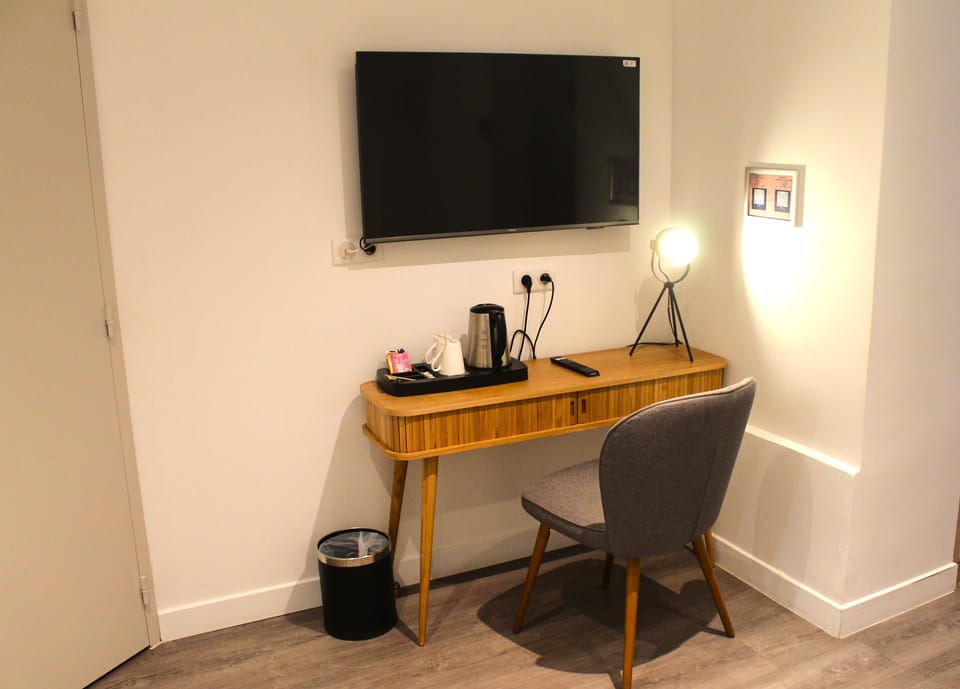 Double Room | Premium bedding, in-room safe, desk, blackout drapes