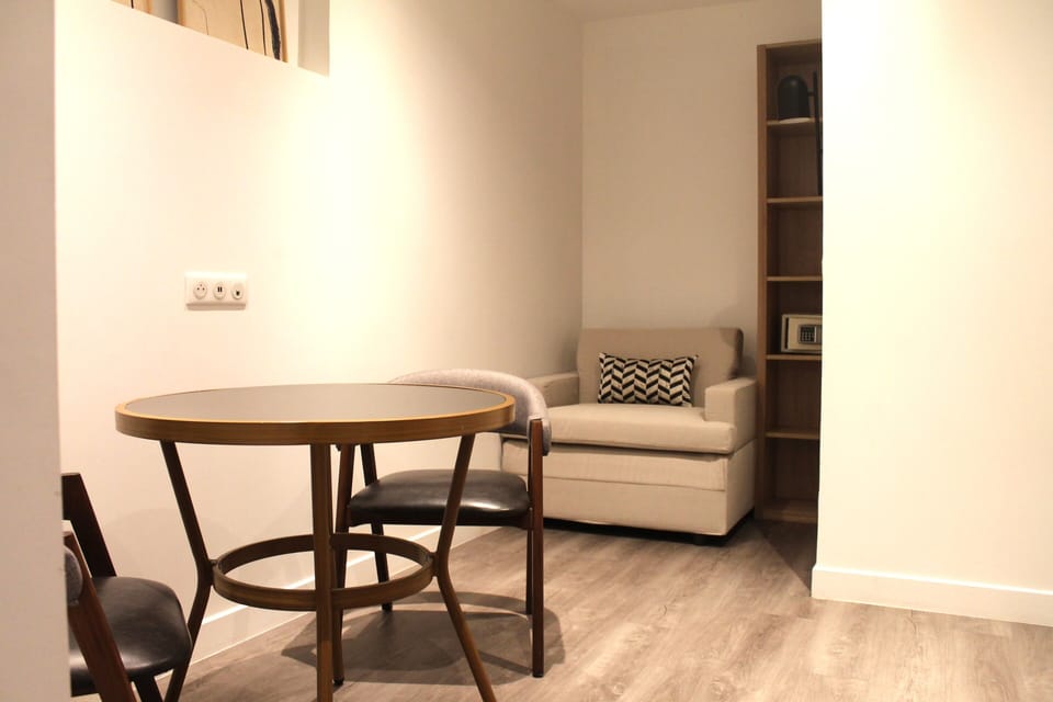 Double Room | Living area | 43-inch Smart TV with digital channels