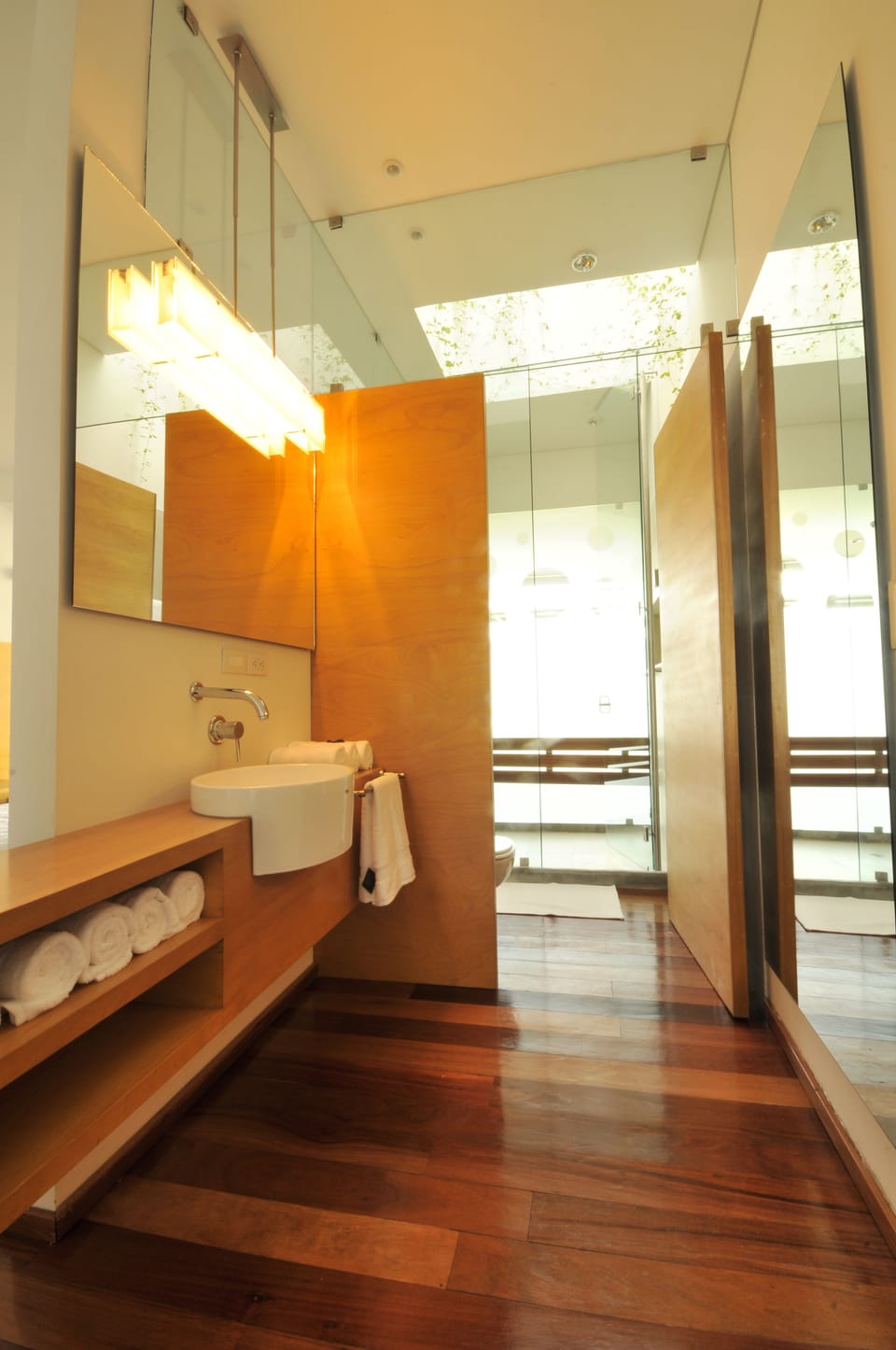 Junior Suite | Bathroom | Shower, rainfall showerhead, free toiletries, hair dryer (on request)