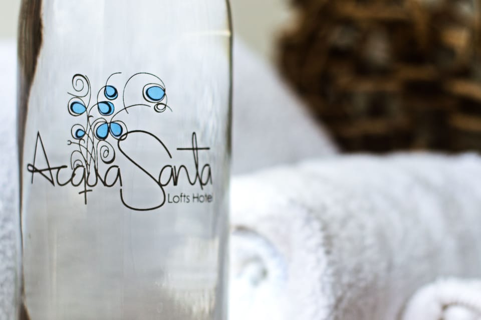 Shower, rainfall showerhead, free toiletries, hair dryer (on request)