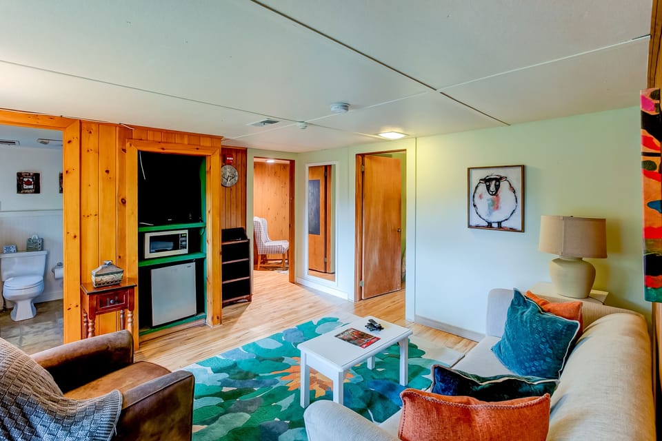 Suite 2 - Sugar Maple | Individually decorated, individually furnished, blackout drapes