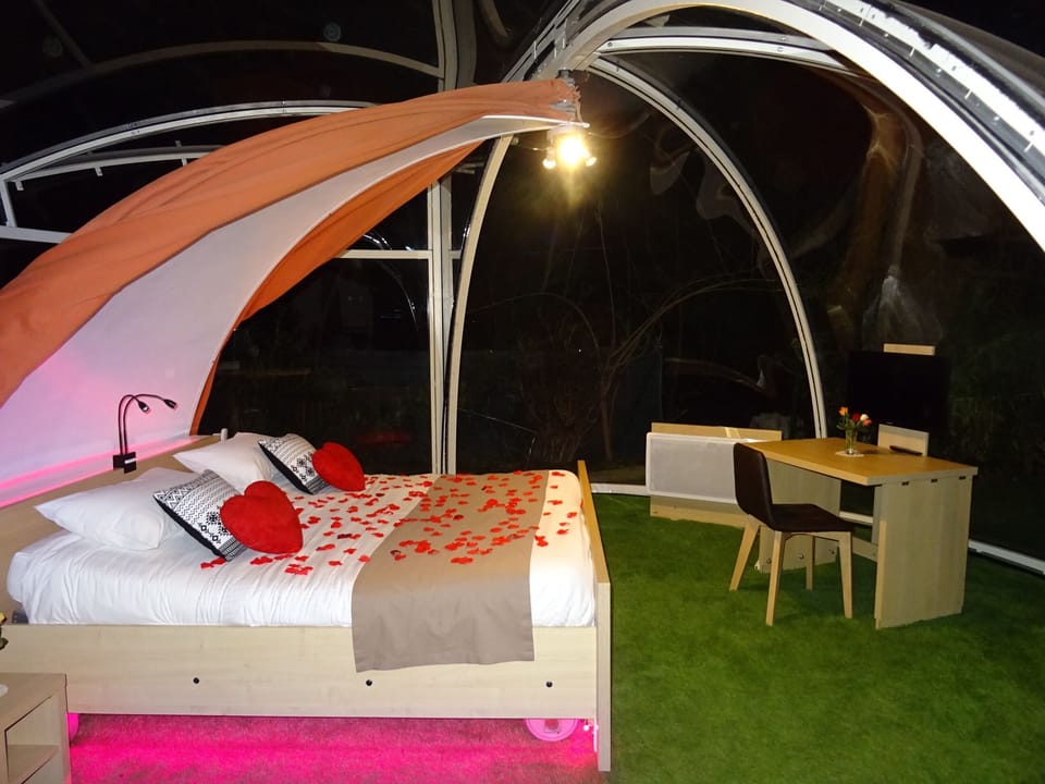 Exclusive Triple Room, Ensuite (La  bulle sous les pins) | Premium bedding, free minibar items, in-room safe, iron/ironing board