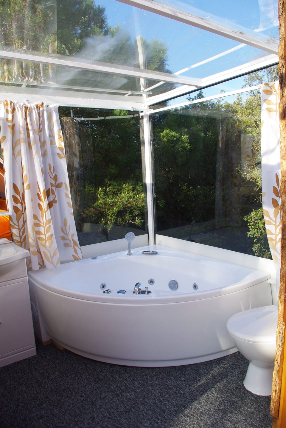 Comfort Double Room, Ensuite (La Bulle Insolite) | Bathroom | Hair dryer, towels, soap, shampoo