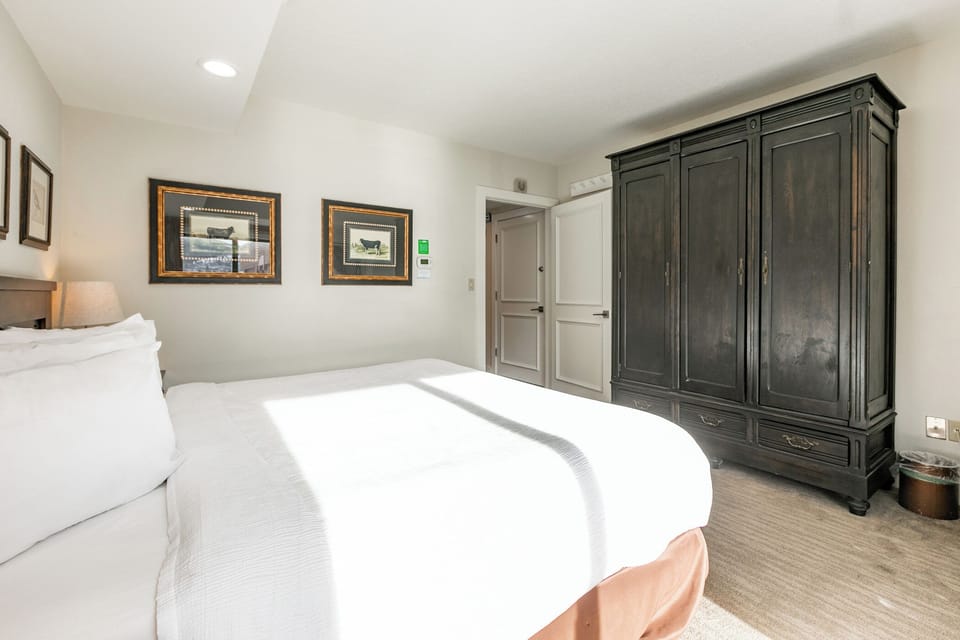 Primary Bedroom: King Bed w/ Private Balcony