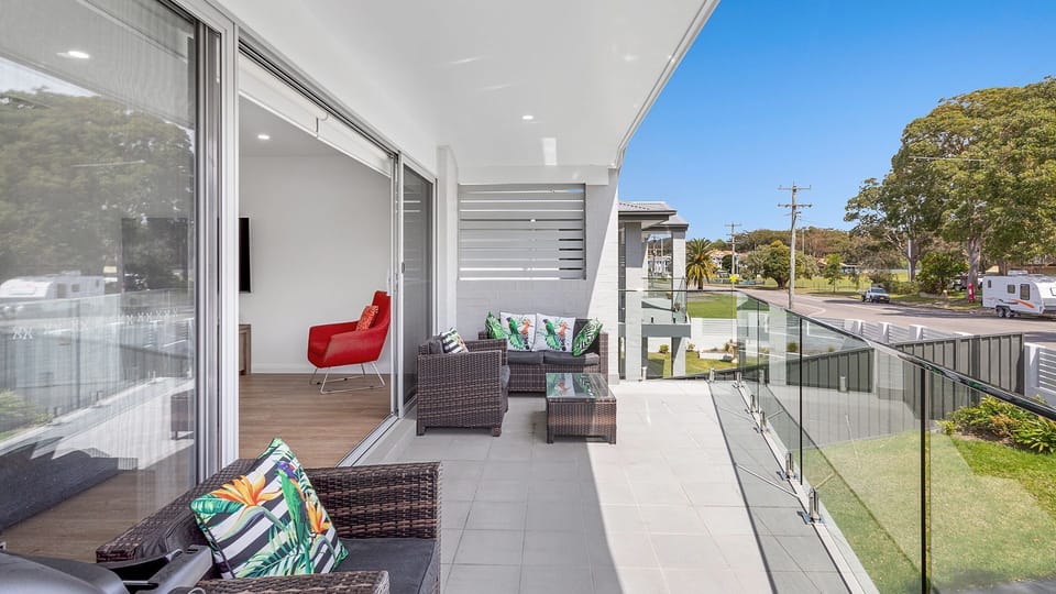 Front Balcony Looking Towards Ovals