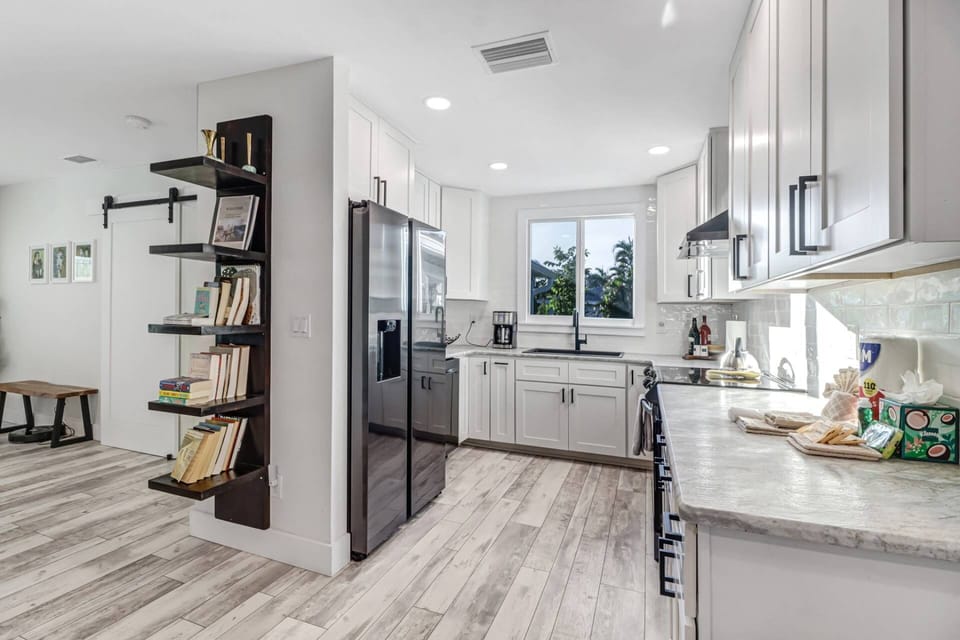 All new kitchen! Everything you need! Fort Myers rental home near downtown.