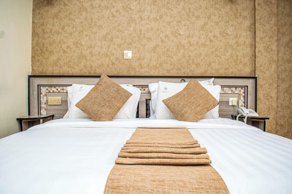 Deluxe Double Room | Desk, laptop workspace, free WiFi