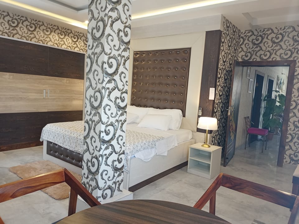 Executive Room | 1 bedroom, desk, soundproofing, free WiFi