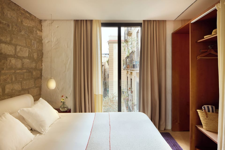Apartment Annex Building | Premium bedding, minibar, in-room safe, desk