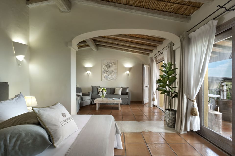 Suite (Pool) | Frette Italian sheets, premium bedding, down comforters, pillowtop beds